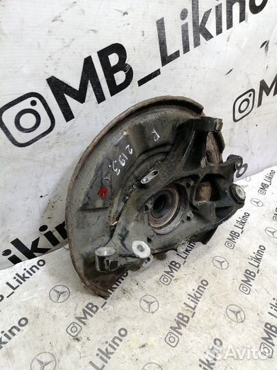 Кулак задний правый Mercdes W211 W219