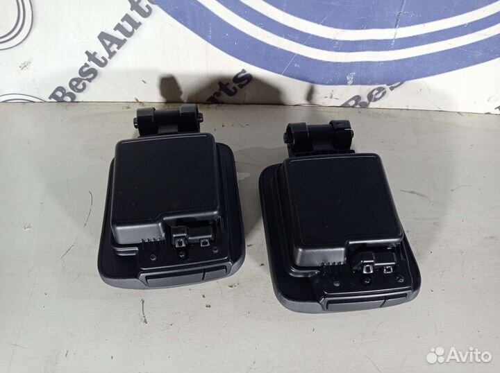 Подлокотник на Volvo S40 c30 v50 c70 2004-2012