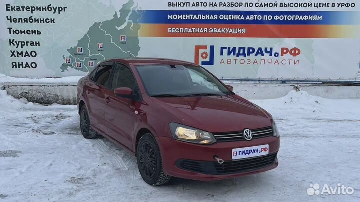 Кронштейн задней балки левый Volkswagen Polo Sedan