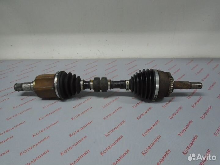 Nissan 39101-AV611 Вал приводной левый