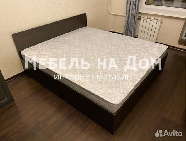 Кровать с матрасом