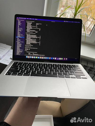 Apple macbook air 13 2020 m1 8gb 256 (32 цикла)