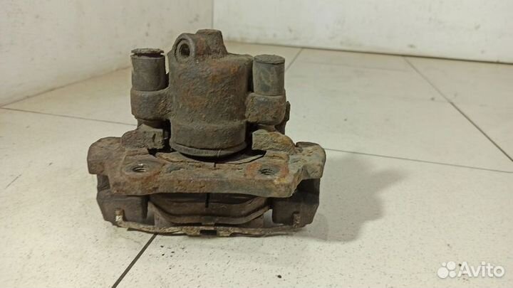 Суппорт задний левый бмв