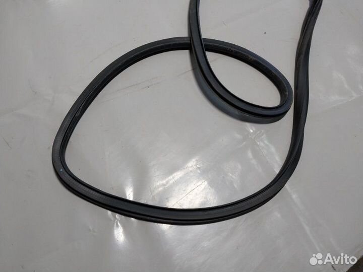 Уплотнитель двери задний правый Chevrolet Cruze