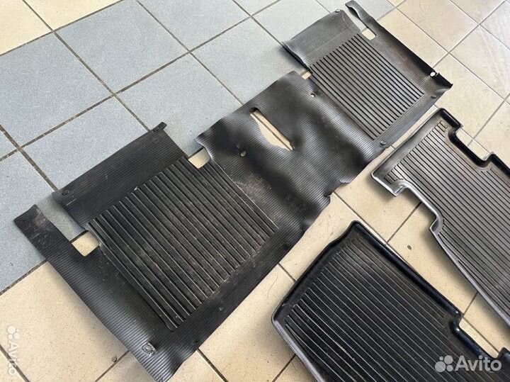 Коврики резиновые комплект Лада Нива ваз 2121 4x4