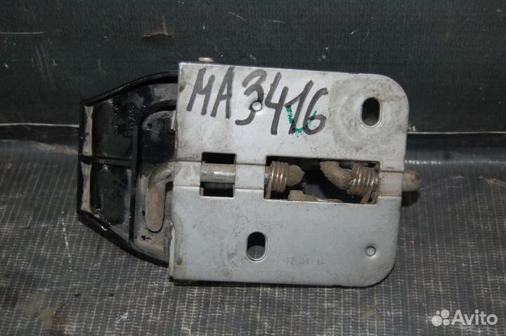 Верхняя часть замка капота - Skoda Rapid