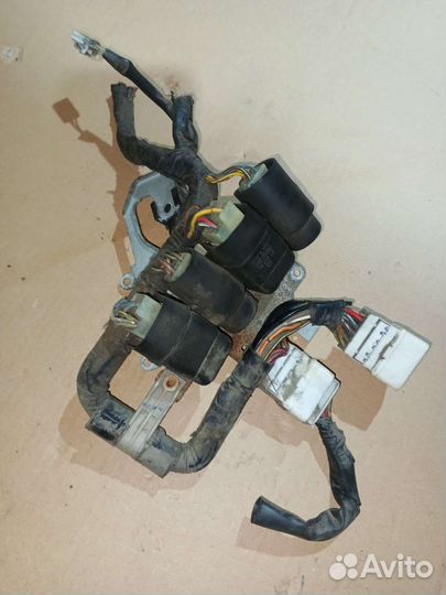 Блок реле Toyota Hiace 1996г