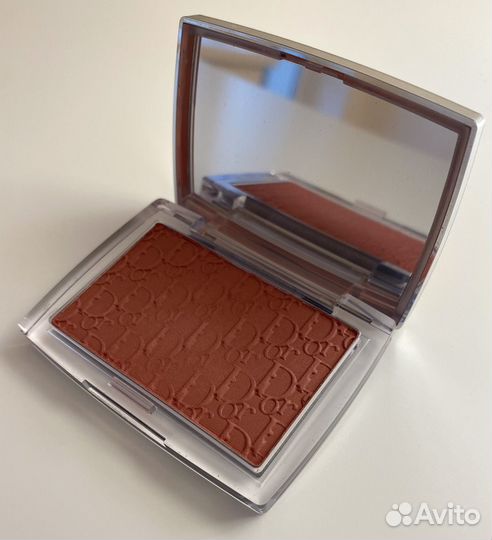 Румяна Dior Backstage