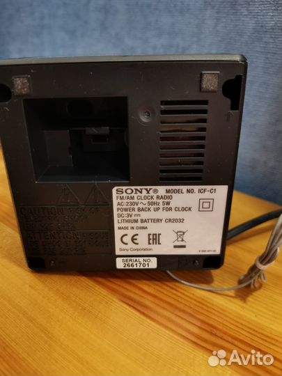 Электронные часы sony ICF-C1 с будильником и радио