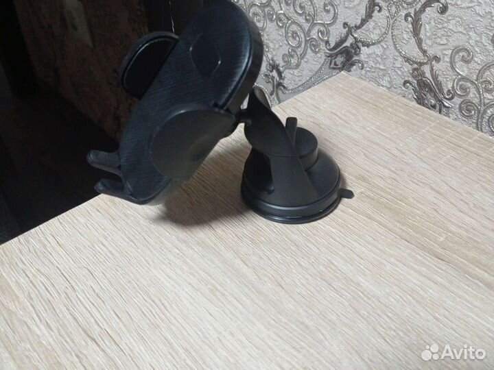 Держатель для телефона в машину