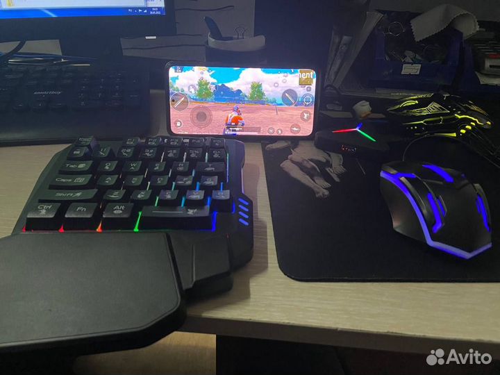 Игровая клавиатура и мышь для телефона pubg