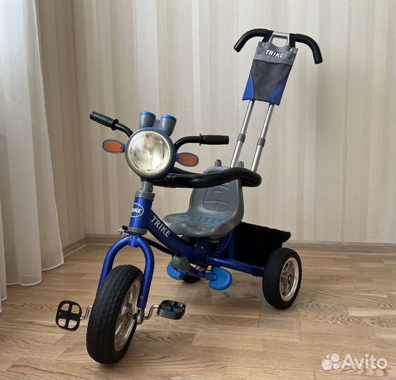 Детский трехколесный велосипед с ручкой