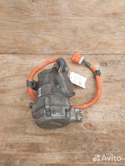 Компрессор кондиционера Toyota Prius 2 NHW20