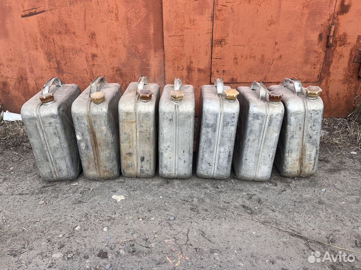 Канистра для бензина 20л