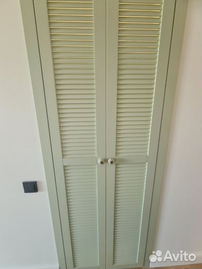 Жалюзийные дверцы в нишу под заказ