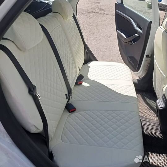 Автомобильные чехлы из экокожи на LADA Vesta