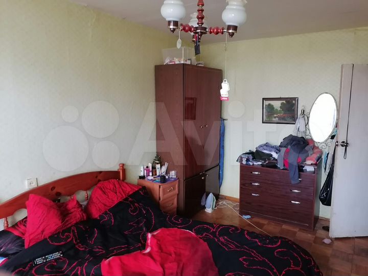 Комната 37 м² в 4-к., 8/12 эт.