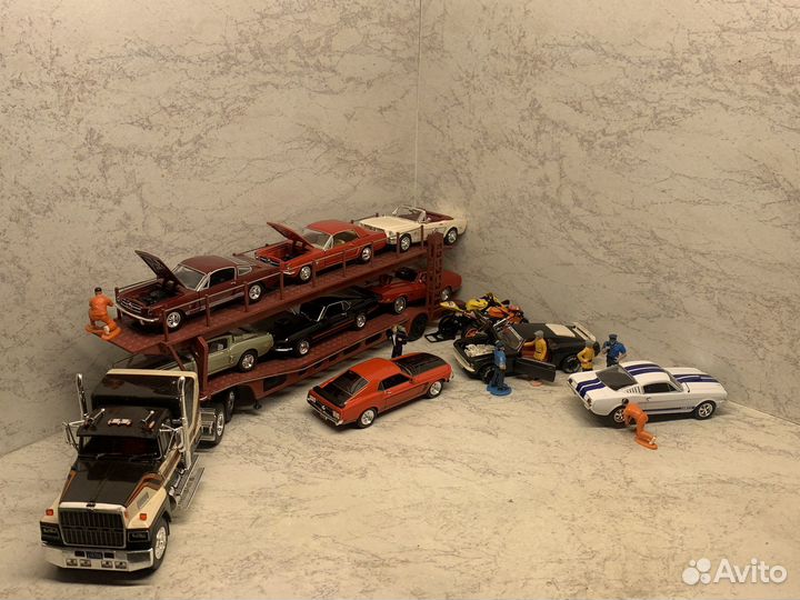 Модель Ford 9000 LTL и Freightliner FLD120 1:43