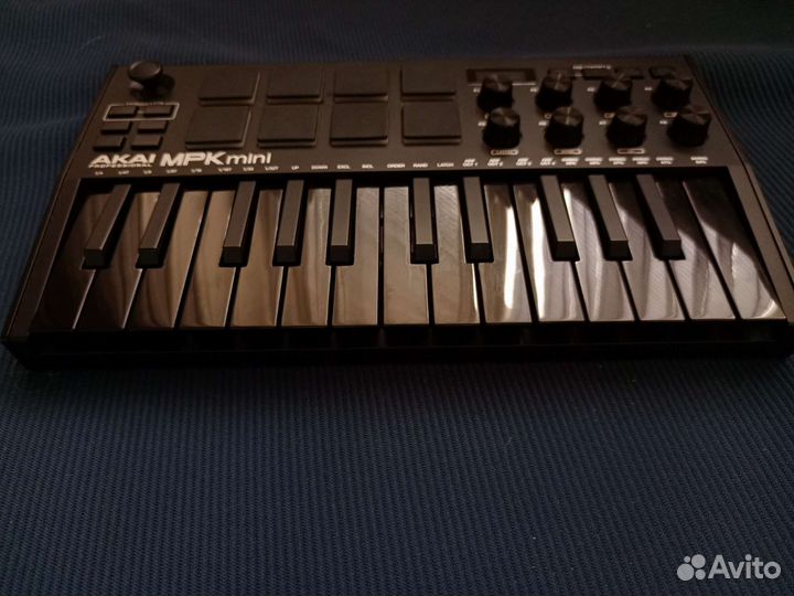 Midi клавиатура. akai pro mpk mini mk3 black