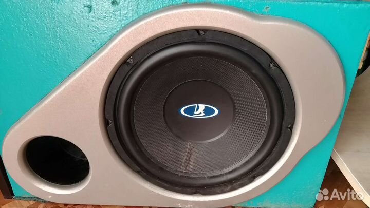 Активный сабвуфер