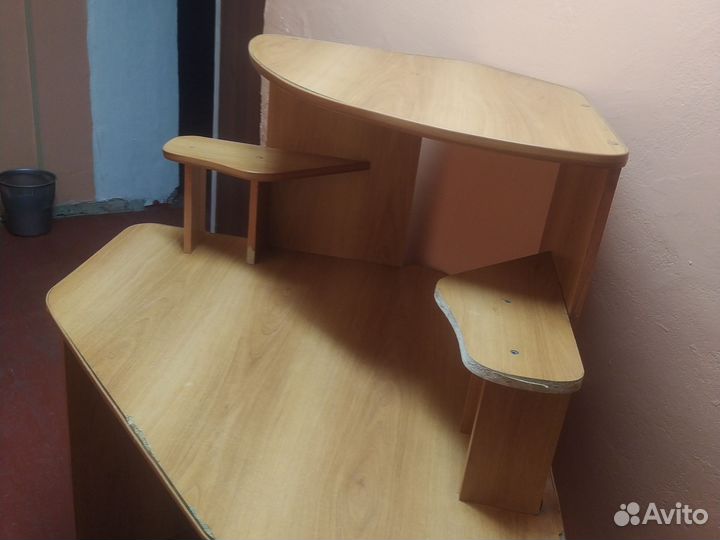 Письменный стол