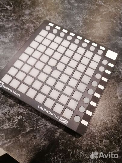 Novation Launchpad Mini mk2