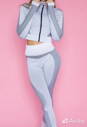 Спортивный костюм женский