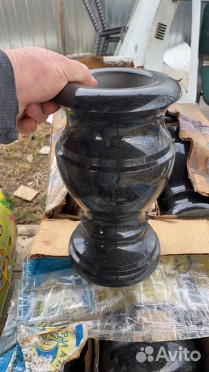 Вазы из гранита