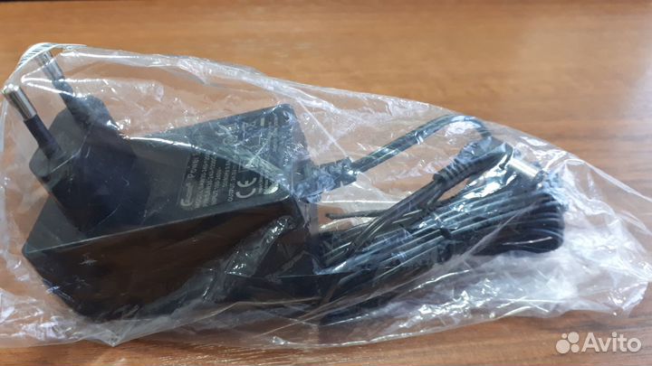 Сетевой адаптер (блок питания)