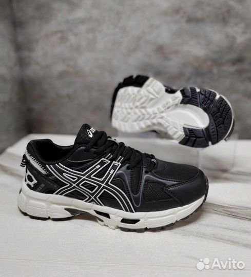 Кроссовки Asics 44 eur