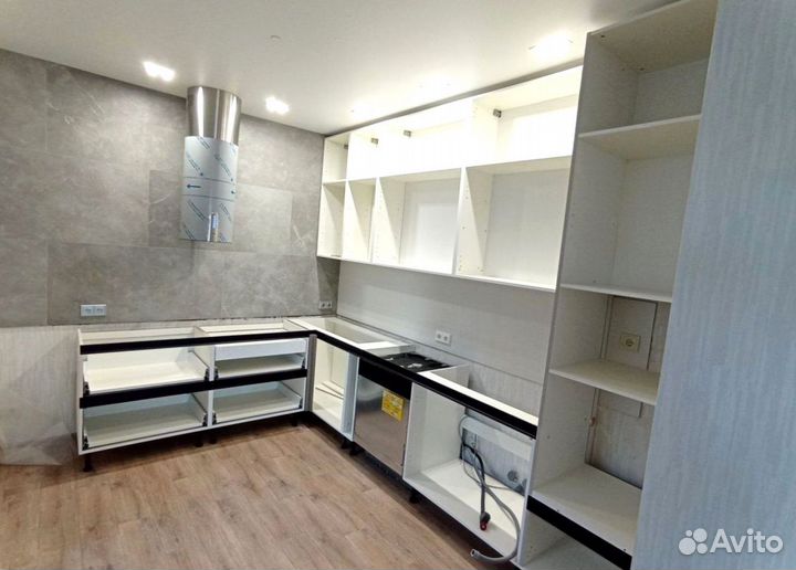 Кухня до потолка