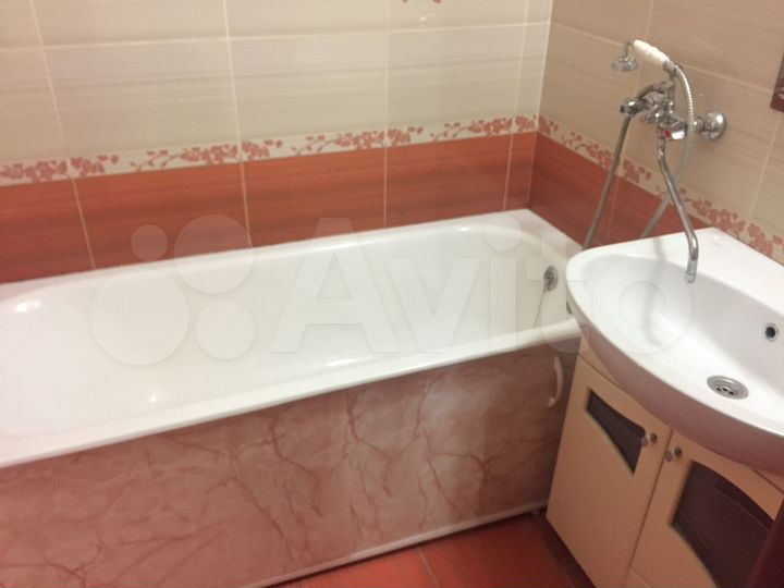 2-к. квартира, 52 м², 1/9 эт.