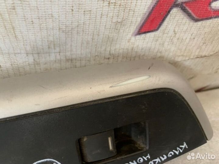 Кнопка стеклоподъемника задняя правая Honda Cr-V 4