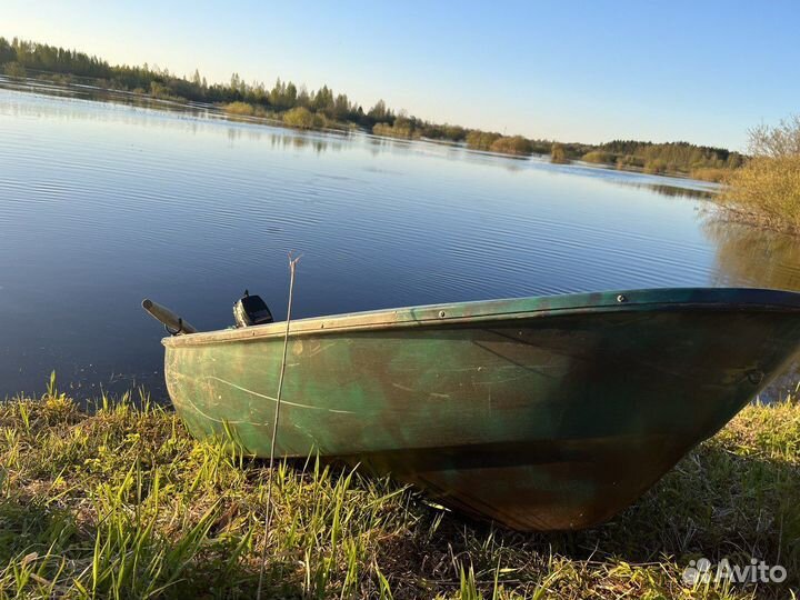 Стеклопластиковая лодка