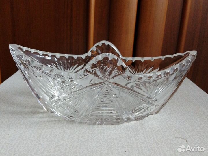 Хрустальная ваза