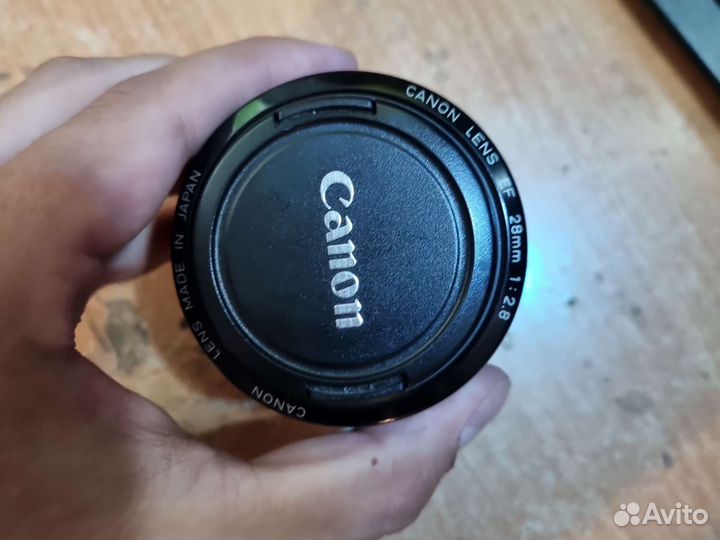 Объектив Canon EF 28 mm f/2.8