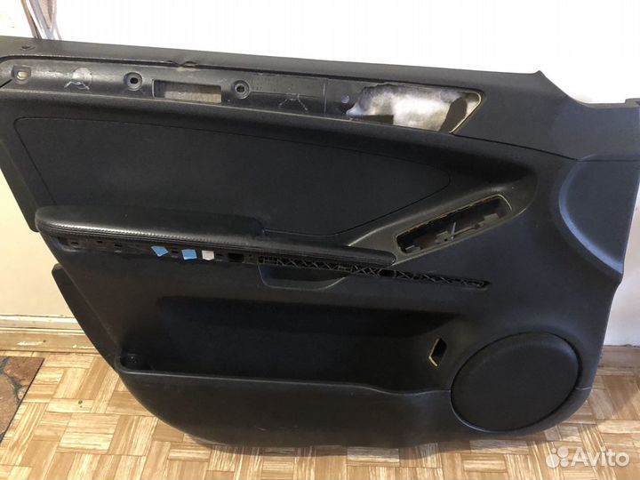 Обшивки дверей мл w164