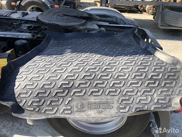 Коврик в багажник toyota avensis T270