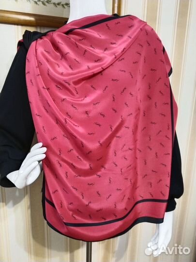 Платок с логотипом YSL