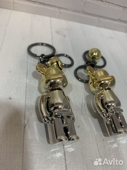 Мишка bearbrick брелок