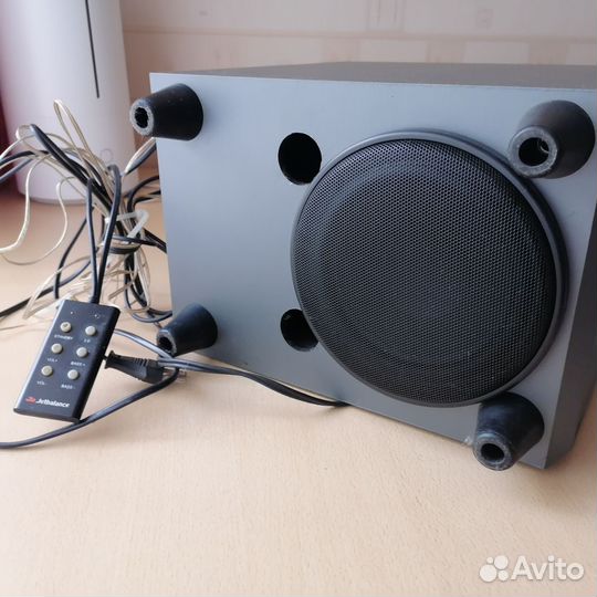 Акустические колонки jbl