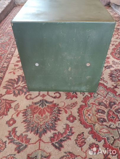 Сейф металлический