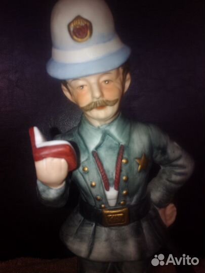 Статуэтка Жандарм