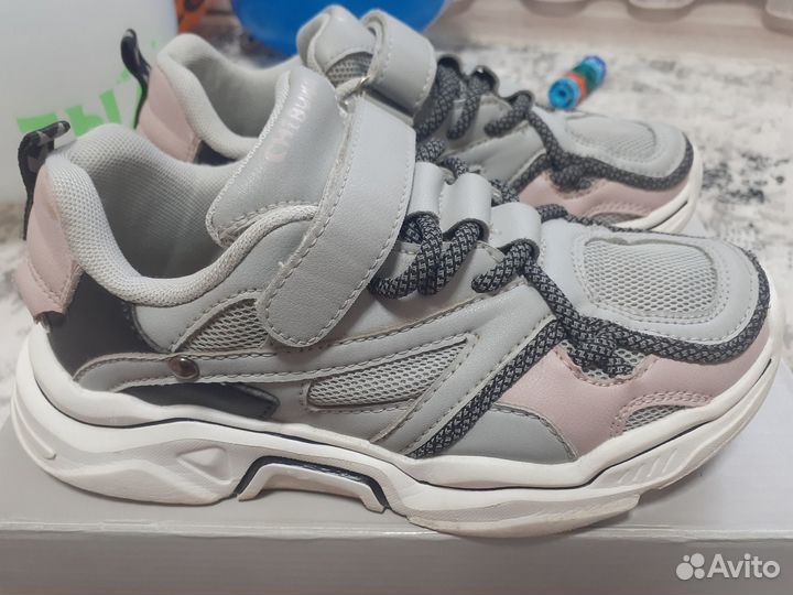 Кроссовки для девочки