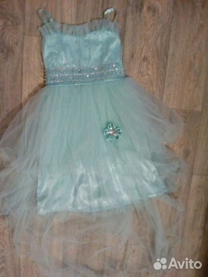 Платье со шлейфом