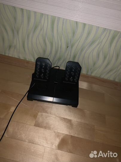 Игровой руль с педалями
