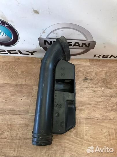 Резонатор воздушного фильтра Nissan almera G15