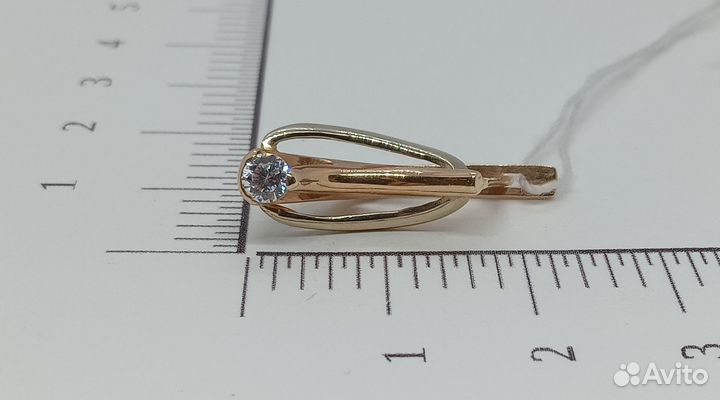 Серьги с синтетическим камнем Золото