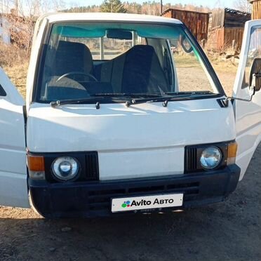 Бортовой Nissan Vanette, 1990