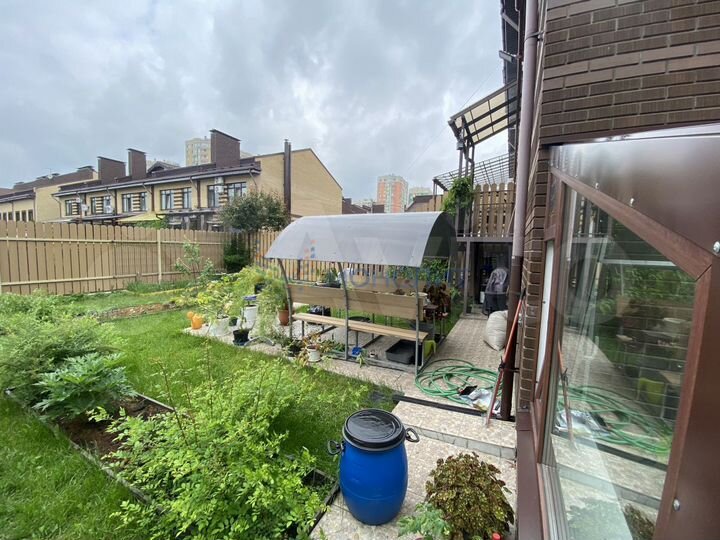 Таунхаус 199,9 м² на участке 2,5 сот.